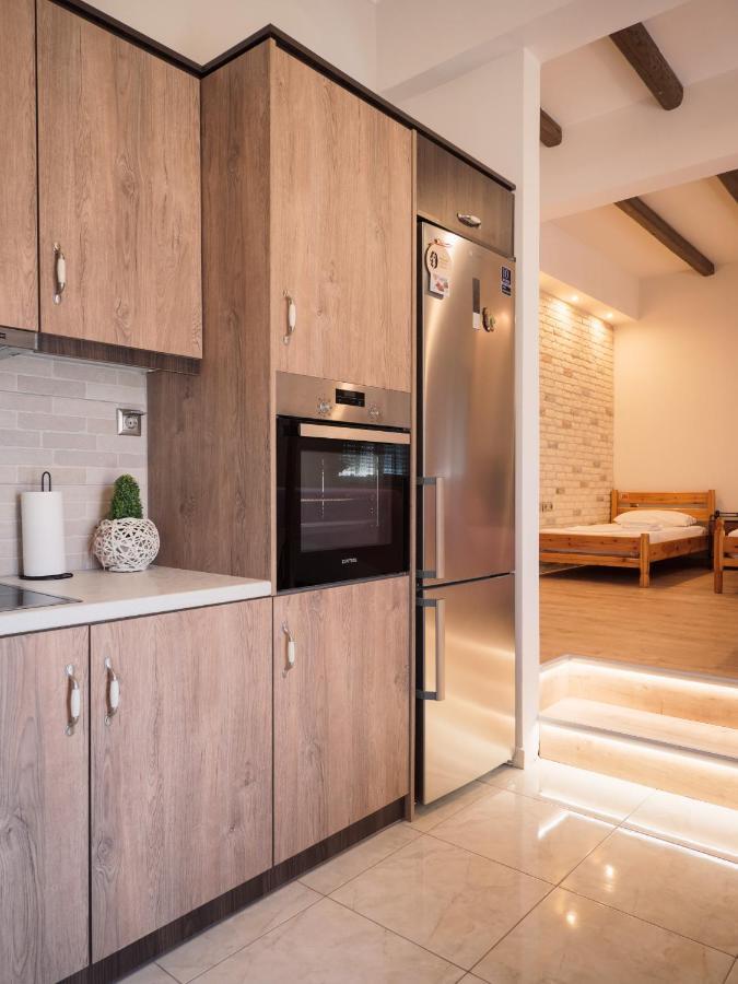 Kellys Cozy One Bedroom House Next To The Beach Ikonomianika Exterior foto